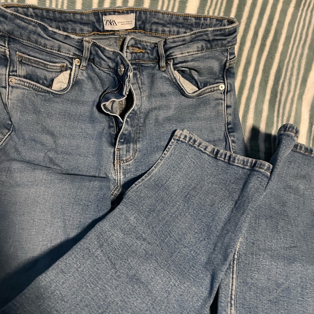 Zara jean’s straight leg with slits at the ankles